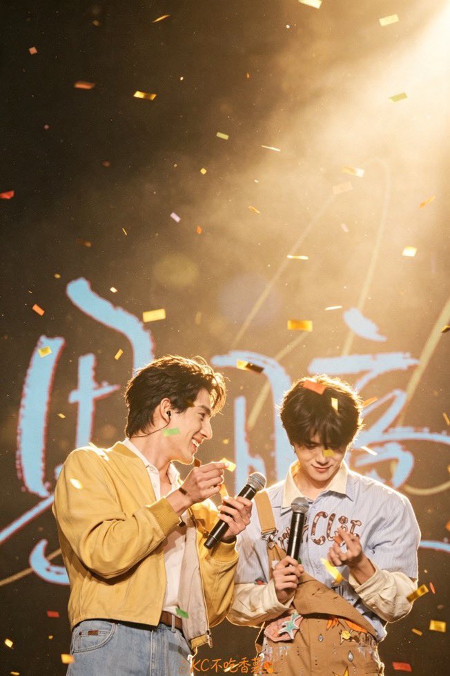 katdramalover2's tweet photo. Happy Xixi Festival, Little Pillows! 🧡 No matter where you are today, I hope you're surrounded by love and warmth. May you always have ppl by your side who make you smile and remind you just how loved you are.. and just as we love Aylio with all our hearts, i hope they always feel our love and know how much they mean to us too. May the love we share with Aylio always stay warm and beautiful🌻✨

#政瞳 #AyLio