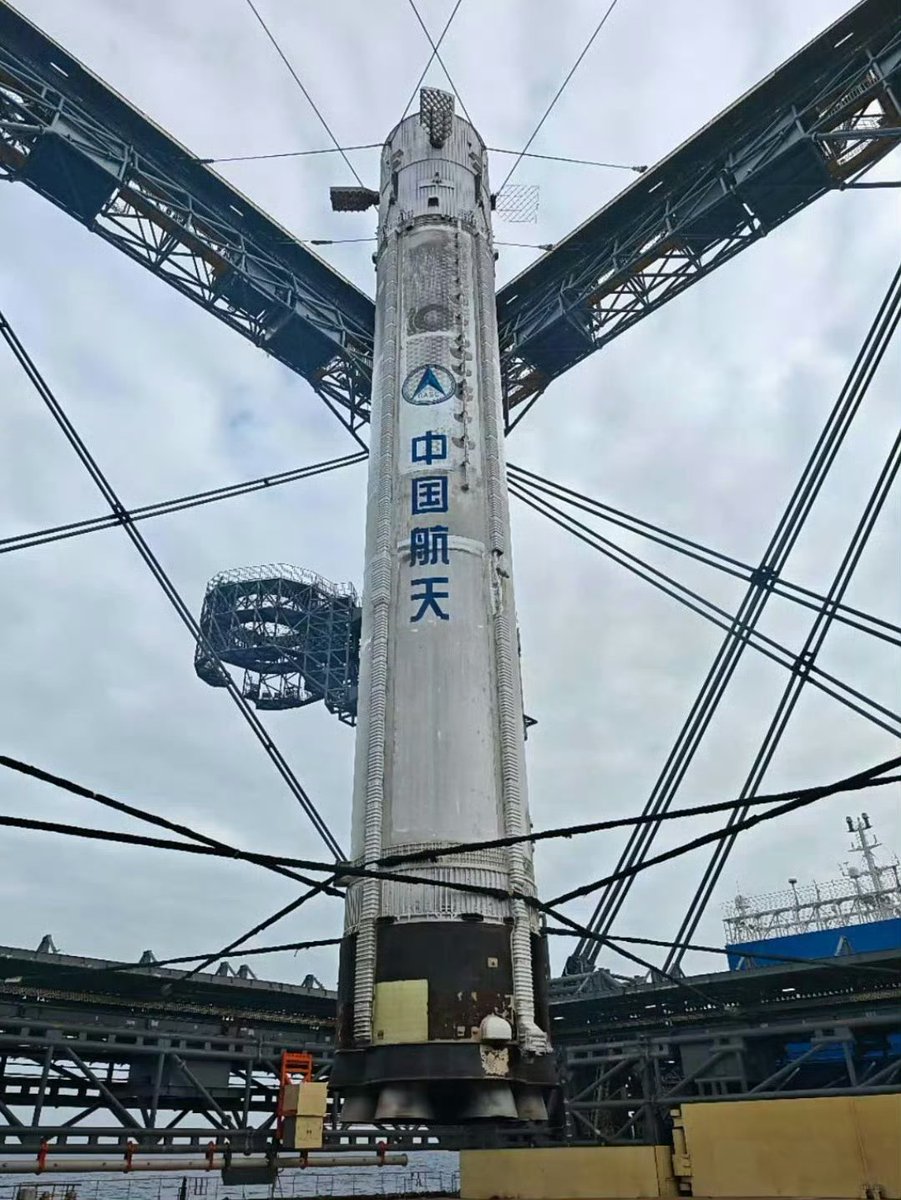 CNSpaceflight's tweet photo. Two ways of booster recovery, one month apart.
Long March 10B v. Zhuque-3 https://t.co/KOvMZZvfMq