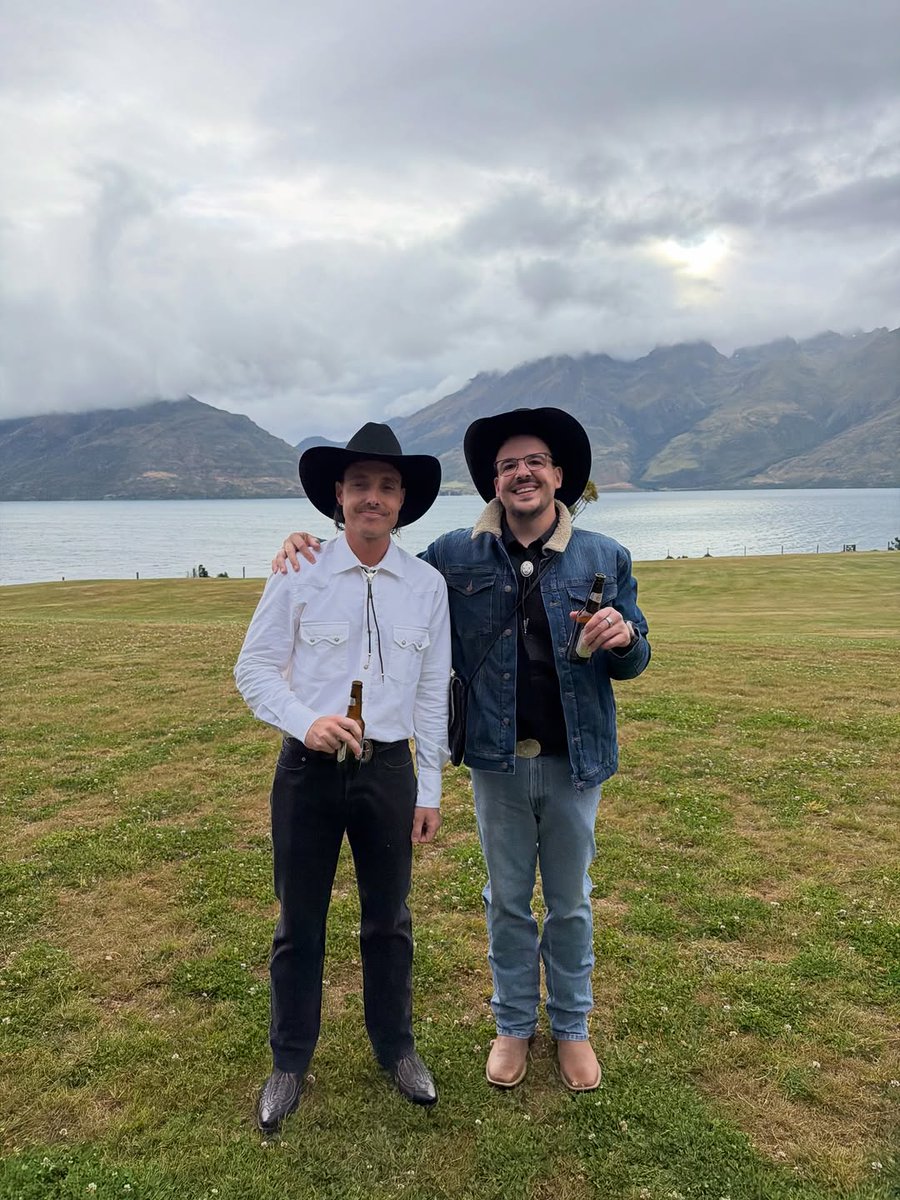 ramonalevate's tweet photo. new zealand side quest type shiiii https://t.co/FF9vPDDCxp