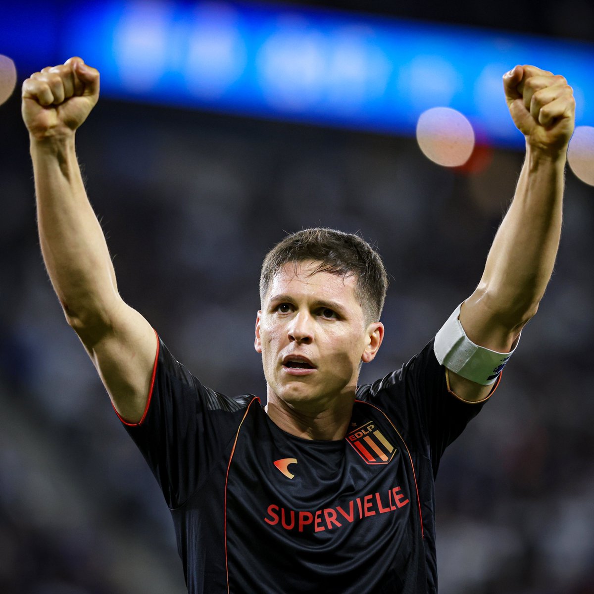 EdelpOficial's tweet photo. ¡Así capitán! ✊ https://t.co/hJjKbBvN8U