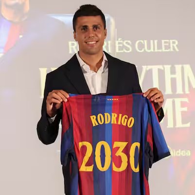 TouchlineX's tweet photo. 🚨🗣️ José Mourinho: "Speaking to Rodri this summer? Yes, yes... A couple of times." 

"Real Madrid made him an IMPORTANT OFFER. But Rodri had doubts, and his doubts created DOUBTS in ME." https://t.co/JOQybIRCtu