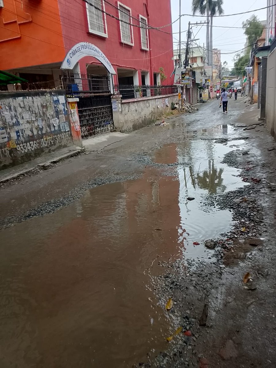 ganesh19kr's tweet photo. @officecmbihar
@RCD_Bihar 
@PrashantKishor condition of Vivekanand Marg North S K Puri Near A N College Boring Rd since four months 
Please see and do needful https://t.co/yvuvDjMExr