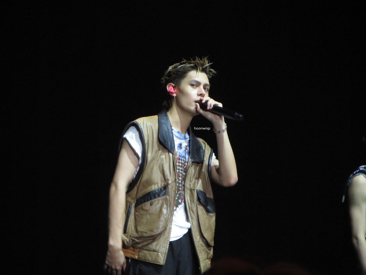hoonwisp's tweet photo. bringing a digicam to a cortis concert is the way to go
#PUTYOURPHONEDOWN #PYPD_IN_SANFRANCISCO #CORTIS_TOUR #CORTIS https://t.co/bhchd1020W