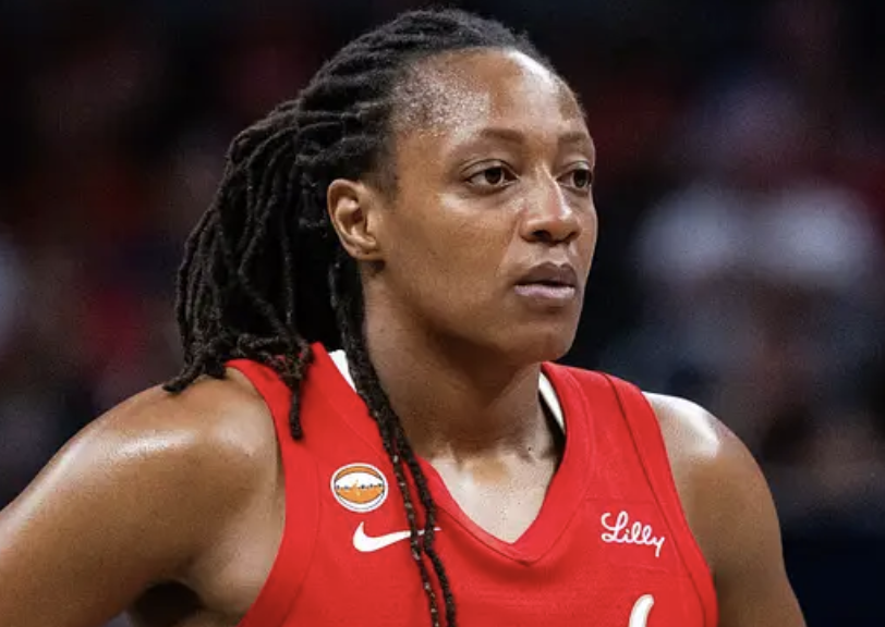 collegebbtoday's tweet photo. Kelsey Mitchell scored 29 points and extended her WNBA-record streak to 20 consecutive games with at least 20.

Caitlin Clark added 24 points and seven assists as Indiana defeated Toronto 101-95 for its fifth straight win.

The Fever shot 53% from the field and improved to 24-12, while the Tempo dropped their 11th consecutive game.