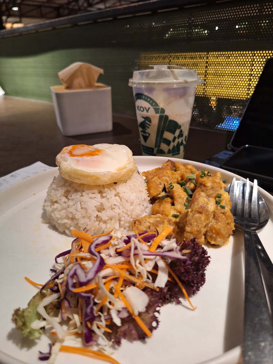 itso_dranoel2's tweet photo. Malemnya masih dinner, pulangnya langsung demam tinggi.

Makasih ya ayang @rakapranadipaa udah jadi suami siaga jagain Noel semaleman yang sakitt ♡ https://t.co/fOU8eC1qjj