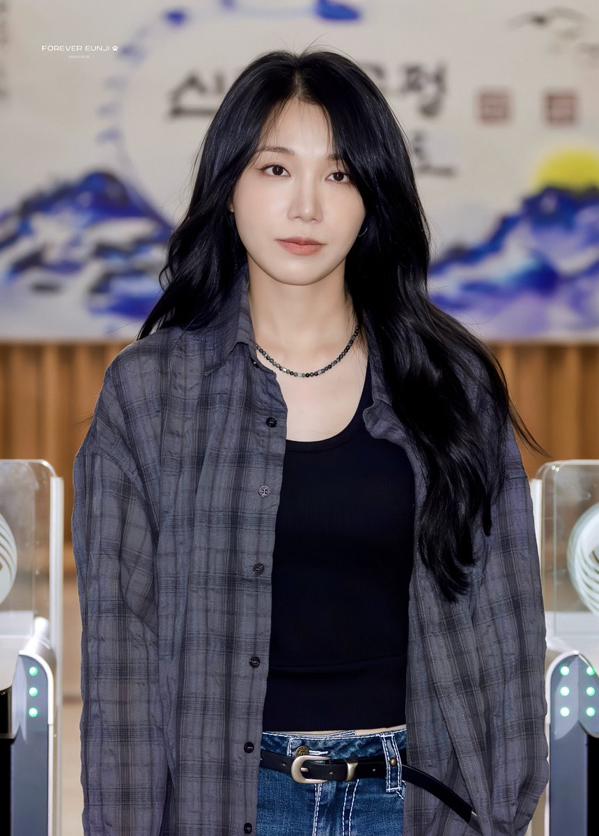 Forever__Eunji's tweet photo. 4K 📸 https://t.co/fRbyT1jYtf