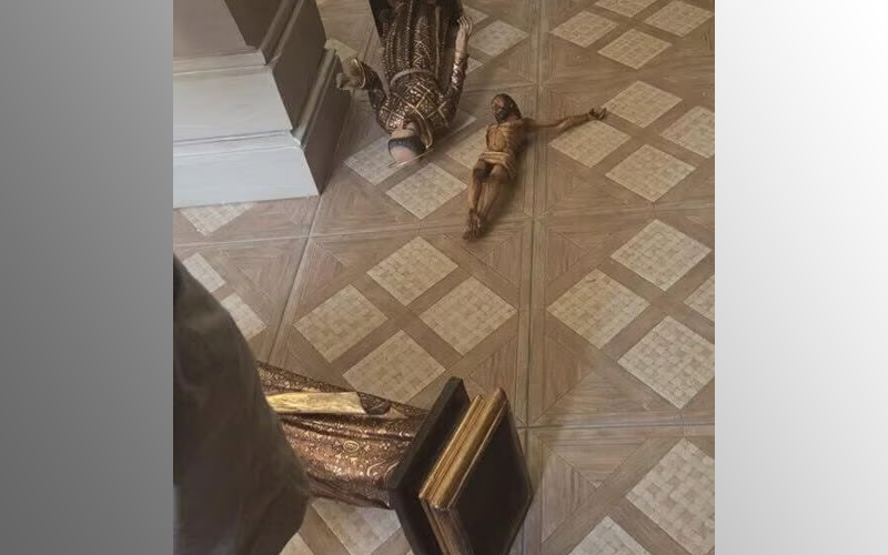 whitewolf_pub's tweet photo. 🇻🇦 #HolyLand - Israeli police arrested a man in his 20s on suspicion of vandalizing St. Anthony’s Church (also known as the Church of St. Anthony of Padua) in the Jaffa neighborhood of Tel Aviv after religious statues and crosses were damaged inside the Catholic site.

https://t.co/HKM5X54q02