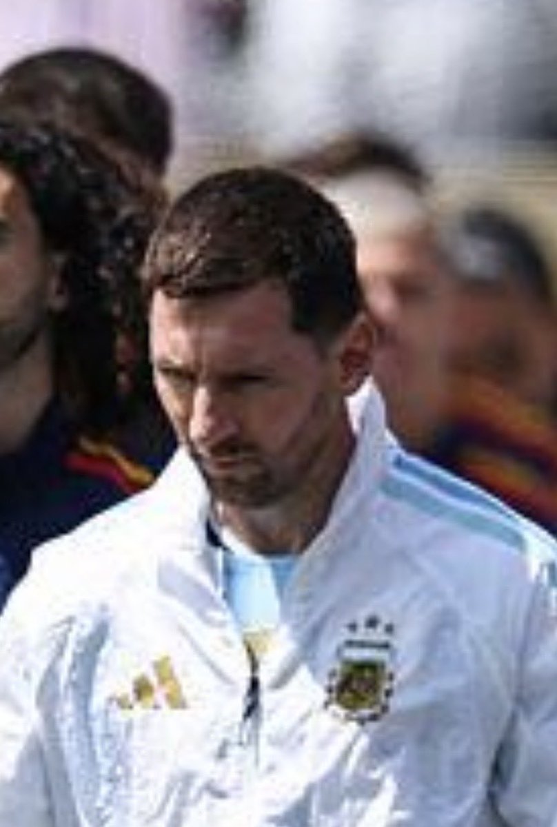 piazza_alfredo's tweet photo. Ingresar así cabizbajos a una final? Argentina? 🇦🇷 Un día se sabrá la verdad. 🇦🇷🌟 🌟 🌟 🌟 🇦🇷👏🏻👏🏻👏🏻👏🏻 https://t.co/FMzYMzaPON