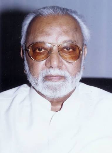 Ceylonging's tweet photo. Though they’ve now faded from popular consciousness, two honorable mentions are probably: 

1. BS Abdul-Rahman of Keelakarai - First Dollar (and also Rupee) Billionaire of India 

2. MOH Farooq Maricar of Pondicherry - First Muslim CM https://t.co/RV6T3ILBOE