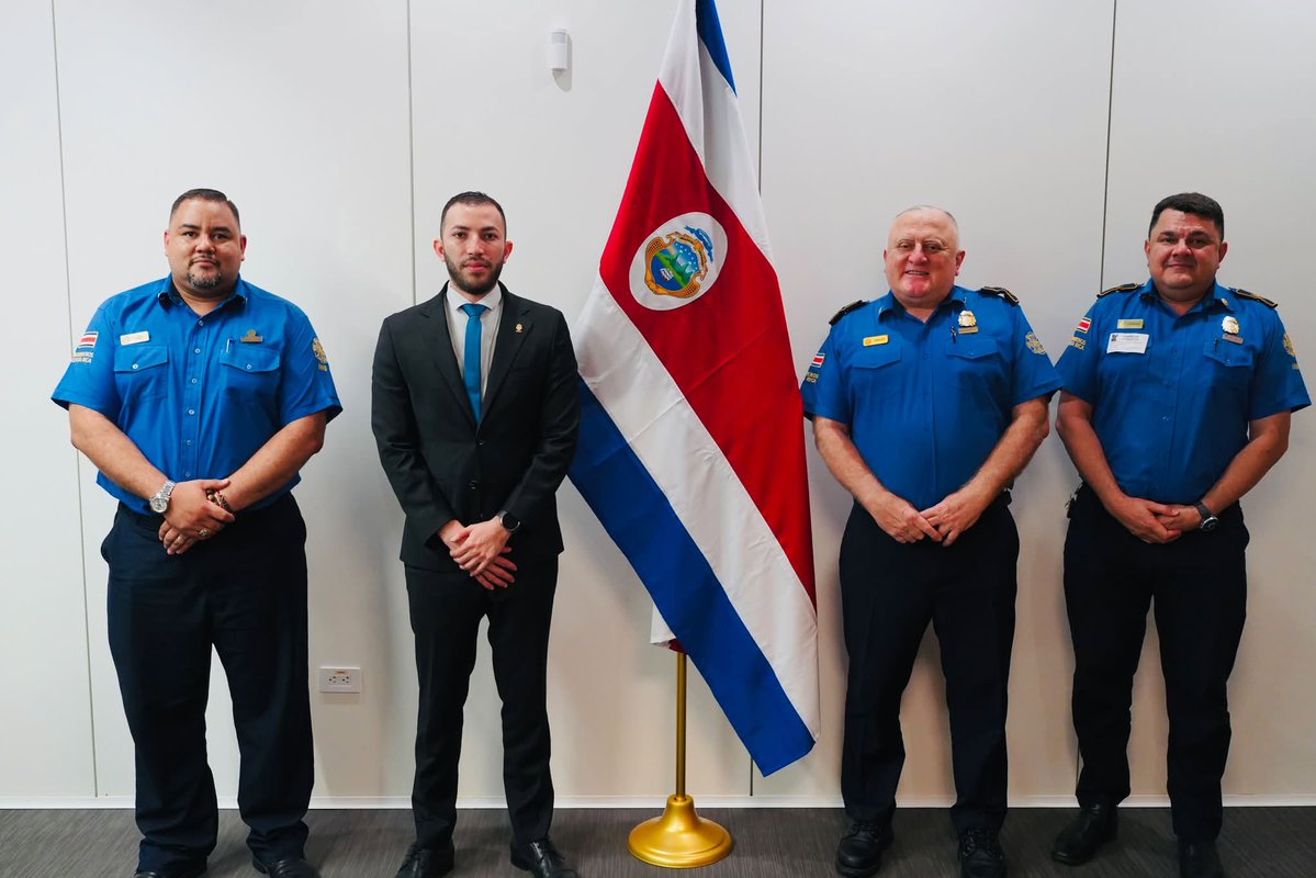 WilsonJimenezCR's tweet photo. Hace unos días sostuvimos una reunión con el Benemérito Cuerpo de Bomberos de Costa Rica para dar seguimiento a los proyectos de estaciones de bomberos en la provincia de Alajuela 📷
Los proyectos corresponden a San Carlos (Quesada y La Fortuna), Upala y Guatuso. https://t.co/UZw9CaT5QI