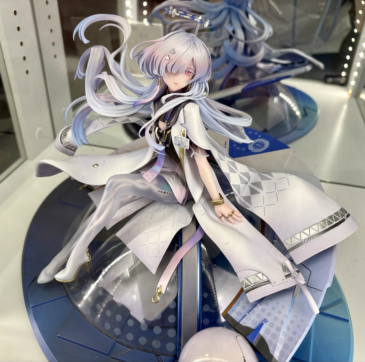 MeLow_23q's tweet photo. モニモニのフィギュアのクオリティが高すぎる！

#モーニエ
#鳴潮 https://t.co/F6GoklZ2Fo