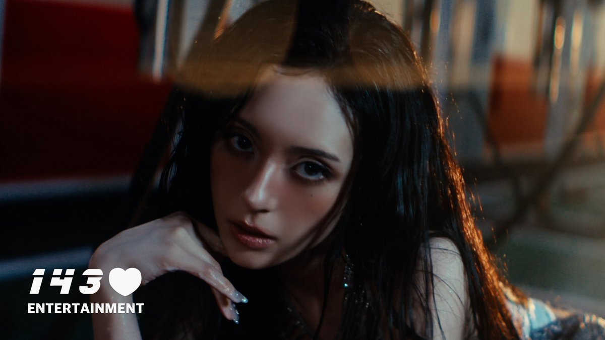 MADEIN_U's tweet photo. MASHIRO - HOTLINE (feat. BOBBY) MV

🔗 https://t.co/An9k1B1wC0

#마시로 #マシロ #MASHIRO
#HOTLINE #MADEIN https://t.co/YprMdENKKD