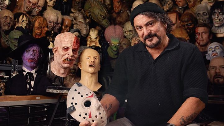 zombietecho's tweet photo. 特殊メイク界の伝説トム・サヴィーニの自宅が火災に見舞われた。サヴィーニと妻は無事だったが、愛猫2匹が死亡。約1世紀にわたり一家が所有してきた家や、映画の貴重な小道具なども大きな被害を受けた。現在、ジェイソン・ベイカーが一家を支援するクラウドファンディングを実施中だ。 https://t.co/aiMZnkP1LM