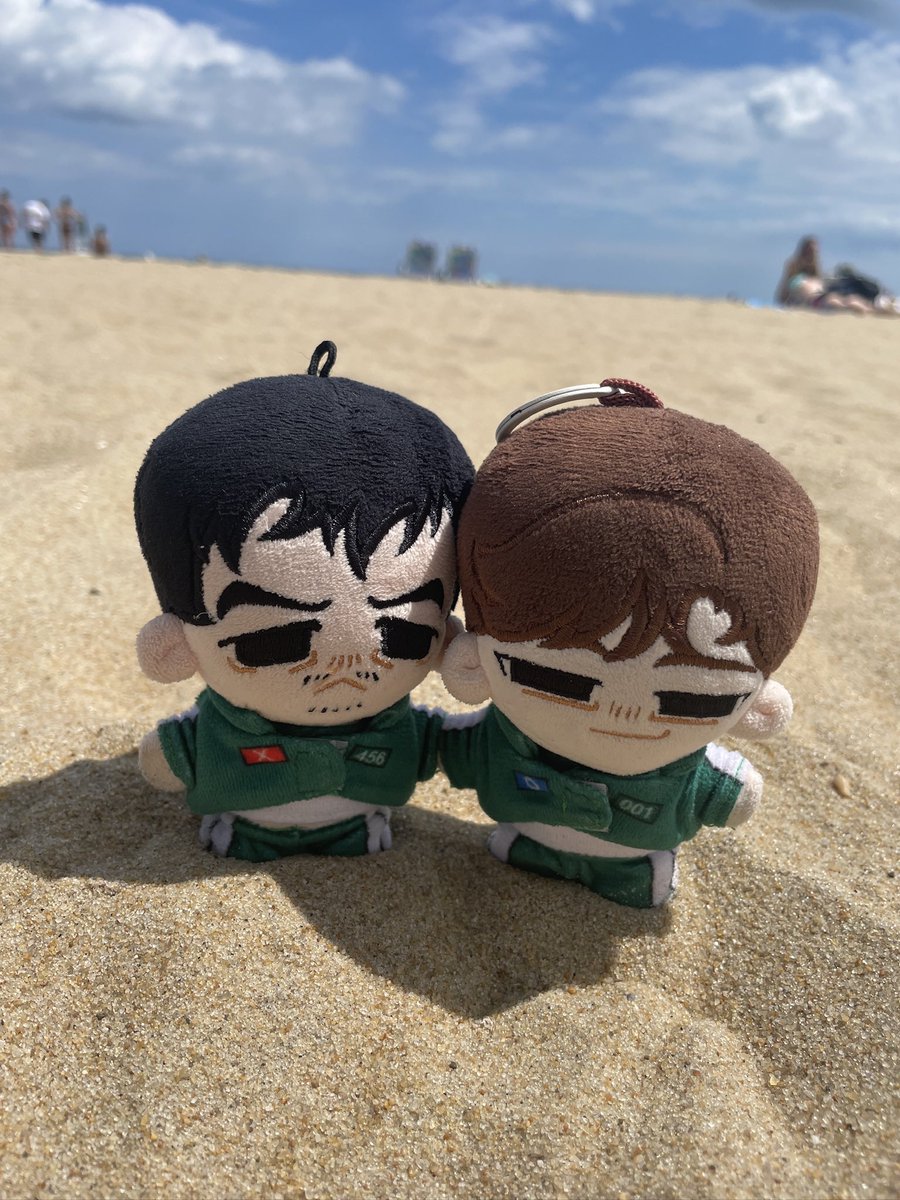Ishensart's tweet photo. They’re on vacation! #inhun https://t.co/KpPj4FYrRw