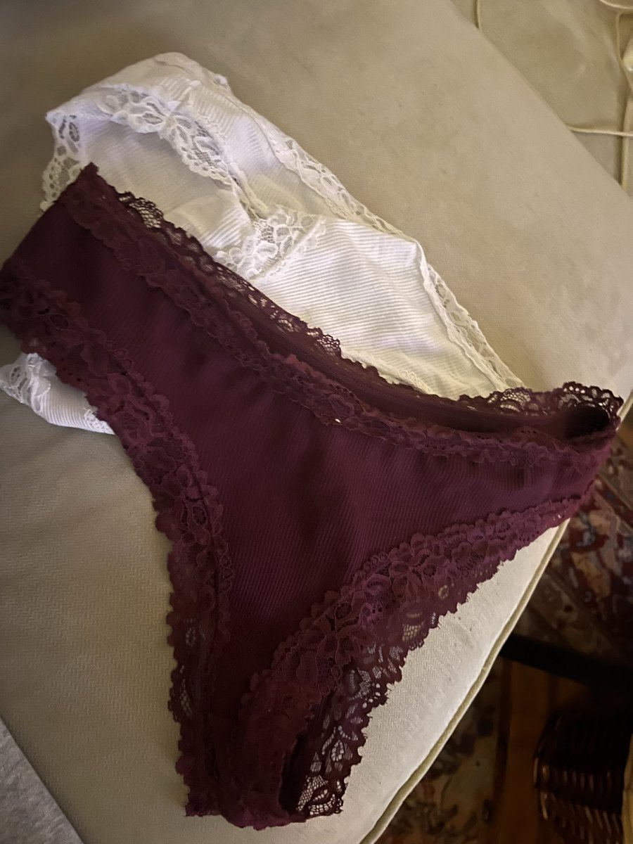 AriaBelle69's tweet photo. Used panties for sale 
#usedpanties #thongs #wet #grool #femdom #paypig #sub #sniff https://t.co/f9IcVevuz5