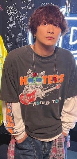 wada685's tweet photo. 誰か深瀬さんのこのロンTどこのもの
かわかる人教えて欲しいです😭
#セカオワ https://t.co/liRZuyHunE