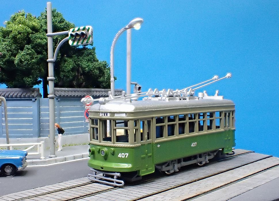 ikeda_modeling's tweet photo. 久し振りの神戸市電400形です。今回はダブルポールでツートンカラーだった時代を作ってみました。ポールはアルナインとマスターピースのパーツを合体して作ってみました。 https://t.co/tohc7u04A2