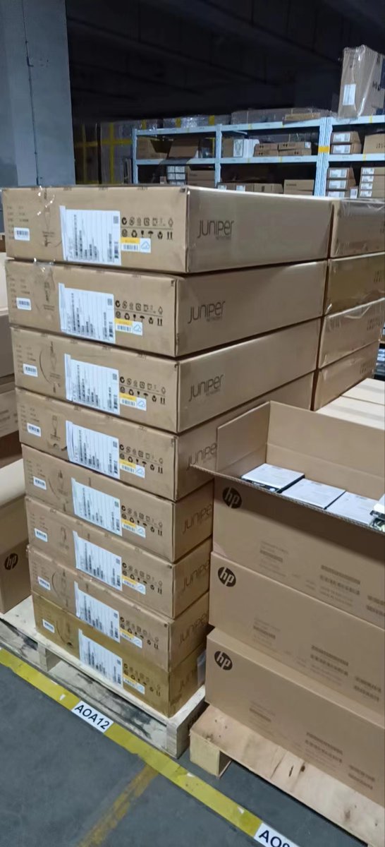 MichaelChomsky's tweet photo. Fresh inbound enterprise networking hardware is moving into inspection and project-delivery preparation. For project sourcing, a part number is only the start: model, condition, testing evidence, destination and lead time determine more.#EnterpriseNetworking #DataCenter #Juniper https://t.co/UwSr8ssvBv