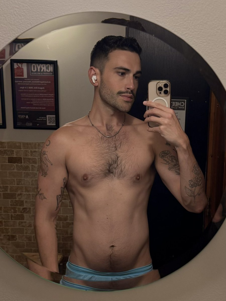 chicken_crisper's tweet photo. this is a haircut pic https://t.co/4vG7tBKpW9
