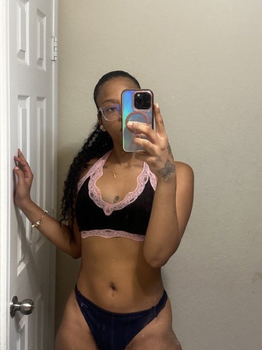 Redhandded's tweet photo. What do you want tonight daddy ? 👀 
Meet? 💦💦👅 
FaceTime ? 📷 👀 
#phx #az https://t.co/GobIJPQmrE