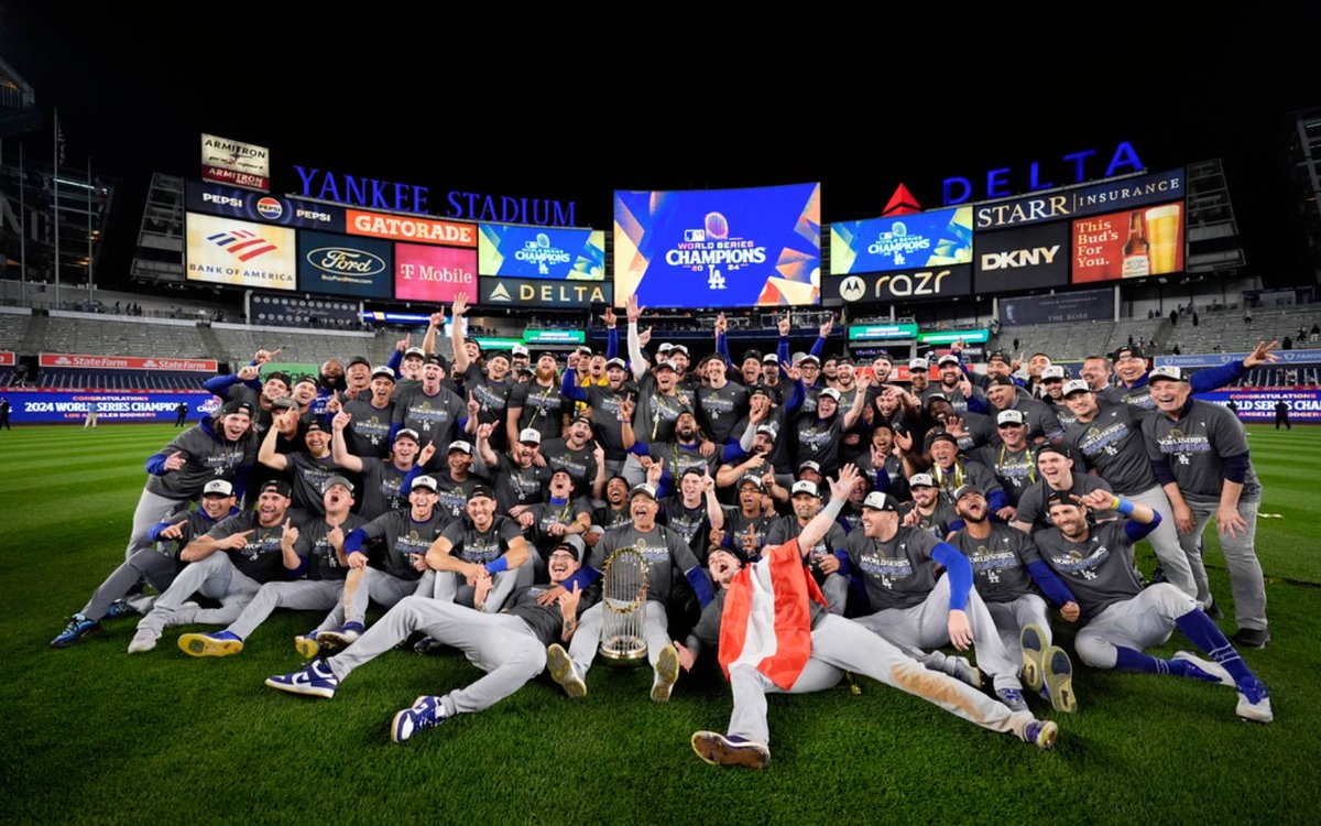 owndodgerhaters's tweet photo. Everyone’s acting like the dodgers are in big trouble because of their ownership drama, anyways 😂😂😂😂 https://t.co/LdJqOnsCaI