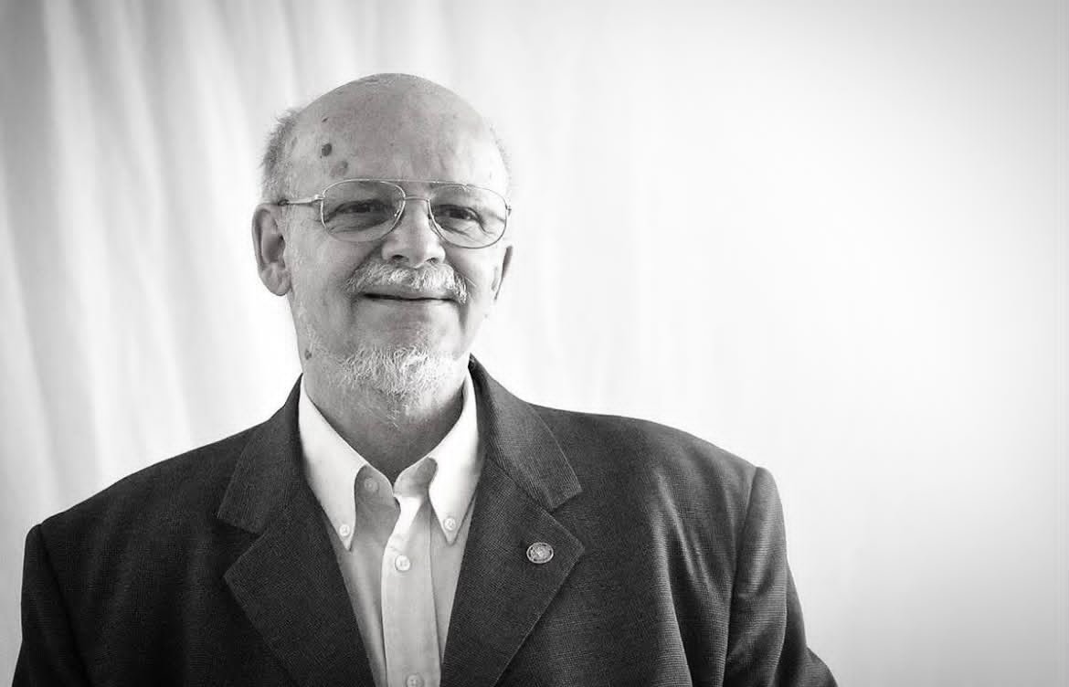 leoperiodista's tweet photo. La Facultad de Ingeniería de la Universidad de Los Andes cumple con el doloroso deber de participar el sensible fallecimiento, el día de hoy, del profesor

Jean Louis Salager
_(Q.E.P.D.)_

               https://t.co/UDVqjnbnE1 https://t.co/AE39C8haui