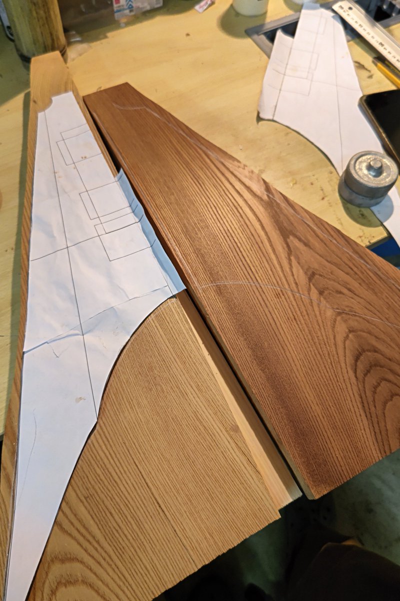 Aokichi_lab's tweet photo. 鹿と日本刀と鎧をモチーフにしたVを作ってる https://t.co/hmEjdtdvD1