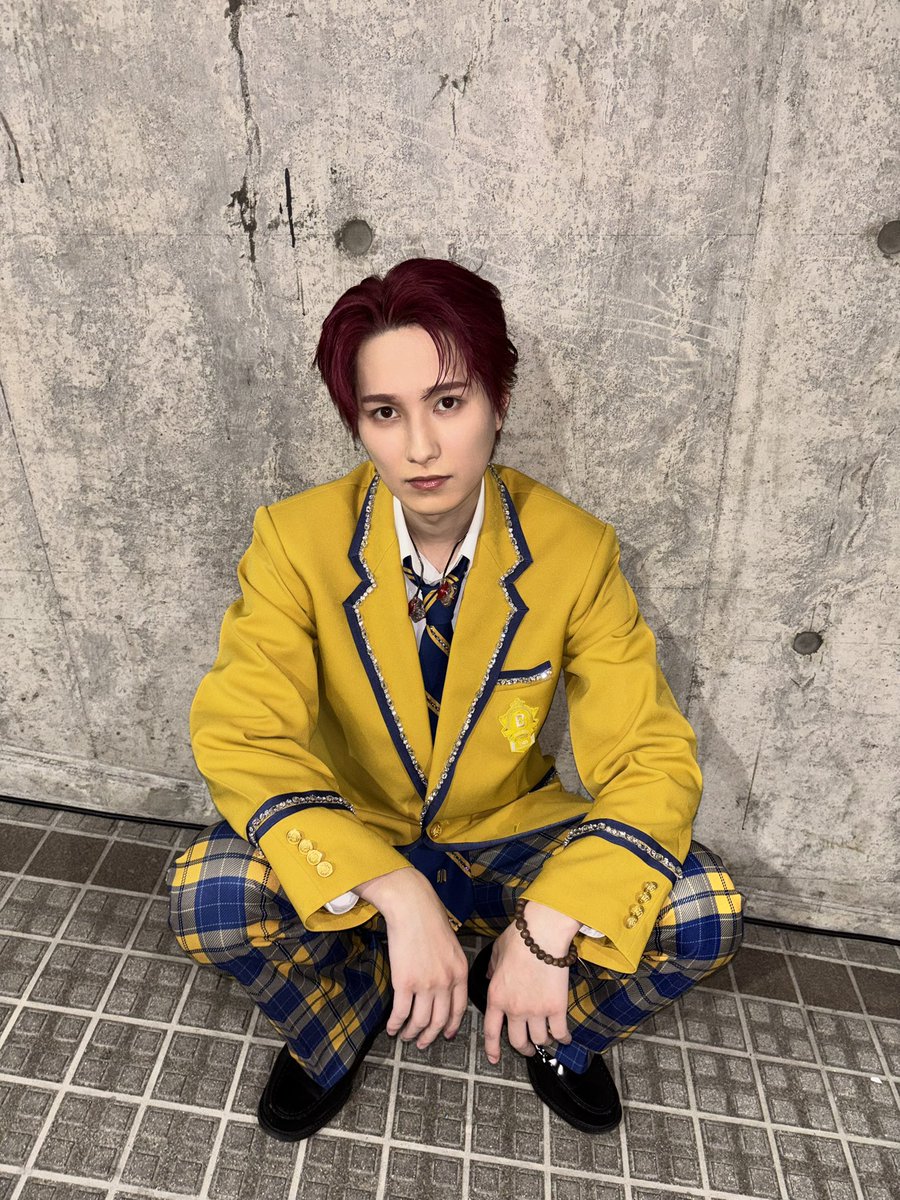 buddiis's tweet photo. 📸ほんの少し違うヤンチャ座りをしてくれたverもあります https://t.co/HtzopaGrPu