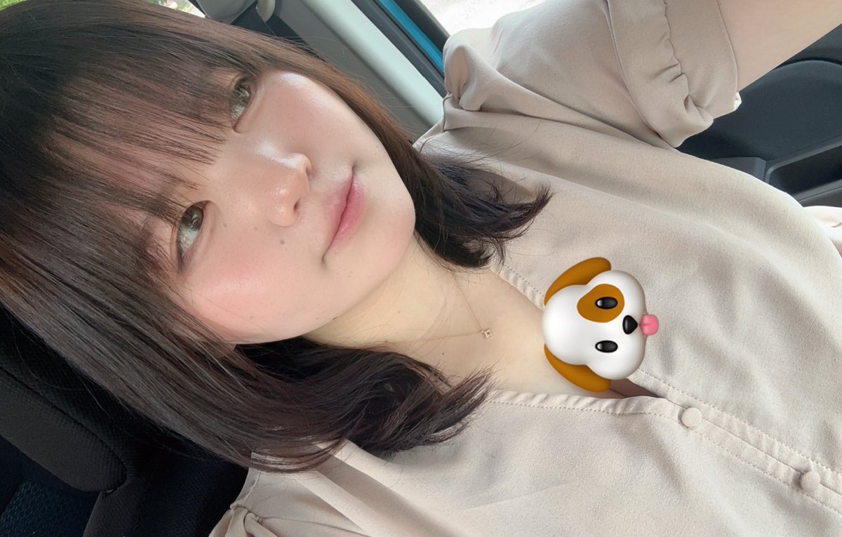 tomomi_299's tweet photo. 髪の毛を伸ばすか切るか…
綺麗に伸ばしたい欲と、暑いから切りたいという欲に駆られている…✂️
（切ったら絶対後悔する） https://t.co/Hxu1vwVl2Y