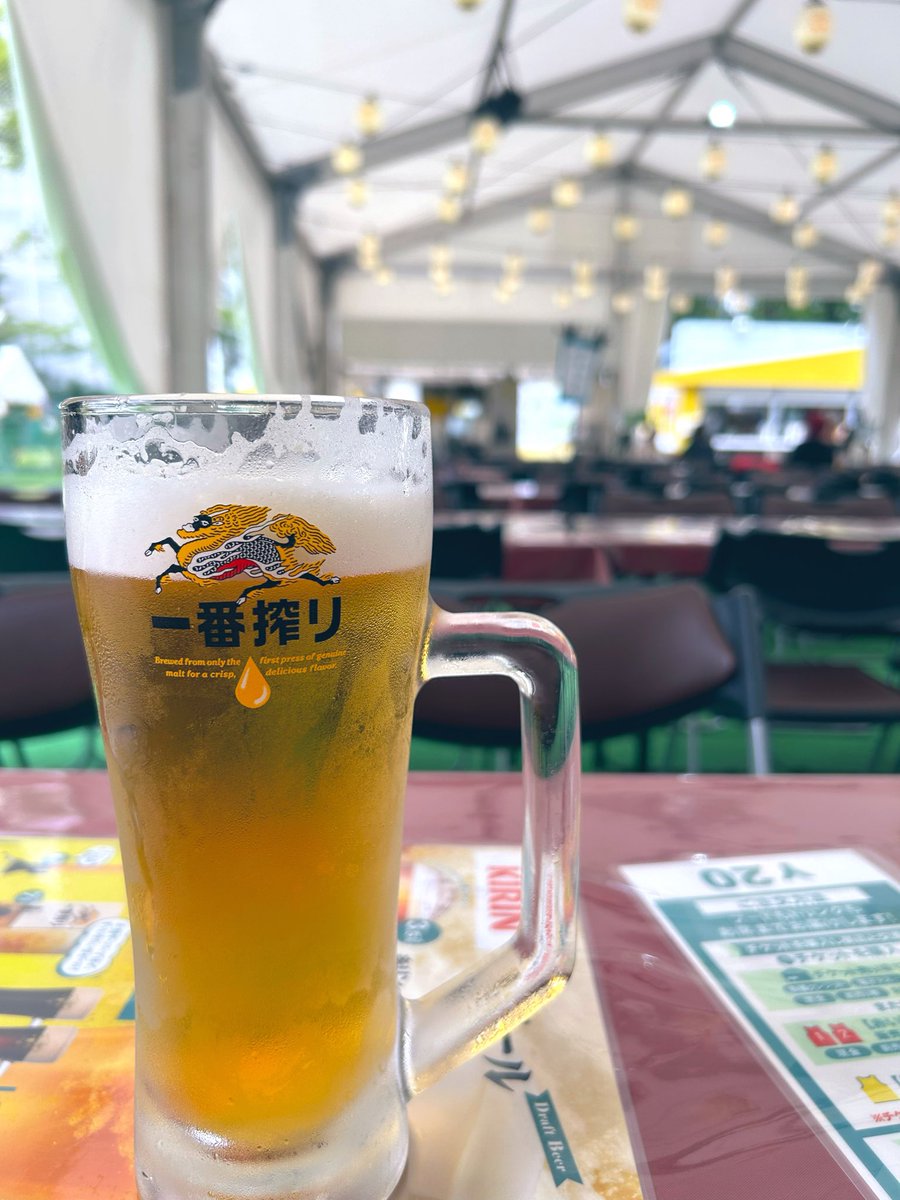 amuchoco_staff's tweet photo. いつもの定位置からこんにちは〜🙌
すっかりホットコーヒー日和

ラスト駆け込みで
大通りのビアガーデン数年ぶりに行けた🍻
別日にアサヒビール園も🐏
青空の下夏を満喫☀️🌳
今週もopenです！
【ケーキ】
ショコラバナナロール/新作エンガーディナータルト/終了レモンガトー
などお待ちしてまーす https://t.co/VqsNq4ynEO