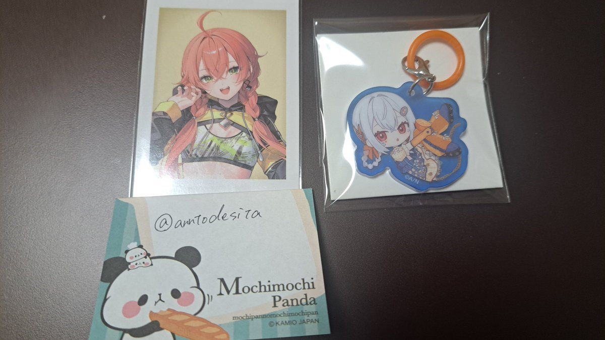 anntodesita's tweet photo. @B_mo694 はじめまして、こんにちは
検索より失礼します。
当方画像のものを所持しております。
IDカードの方と交換は可能でしょうか。
ご検討のほどよろしくお願いいたします。 https://t.co/rxkZskYg42