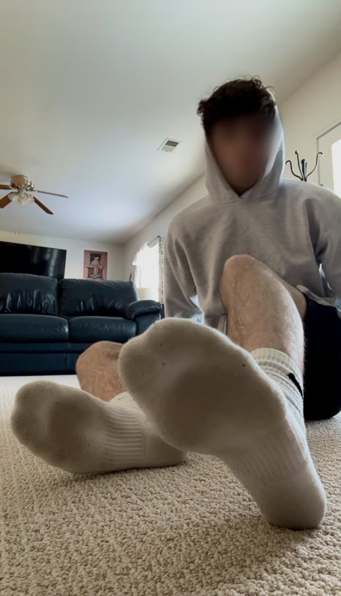 vilyou_'s tweet photo. Yo, you good bro? 
You’re literally drooling… #socks #nikesocks #sockfetish #feet #foot #footfetısh #gay #gayfeet #gaysocks https://t.co/7sZQTgsOcv
