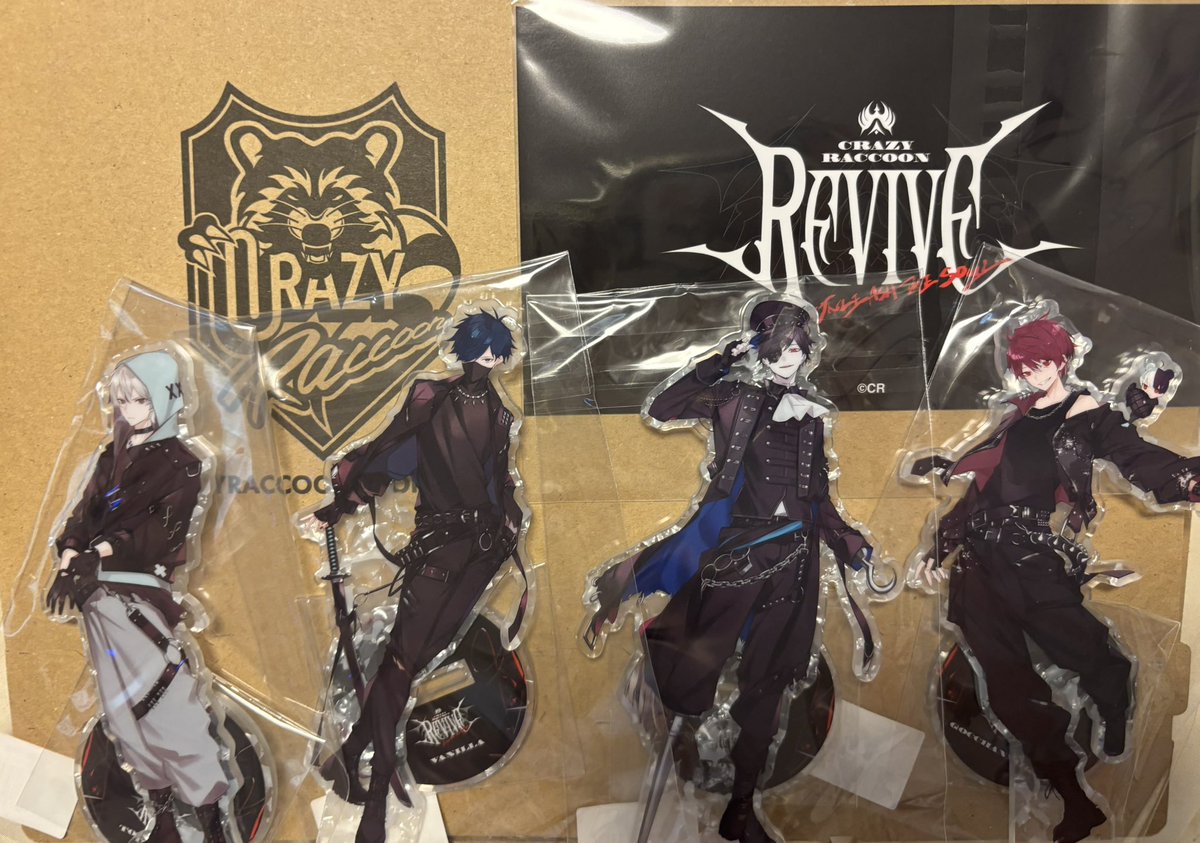 HALzzzz8's tweet photo. REVIVEのアクスタ届いた✨ https://t.co/HVEXLqzheW