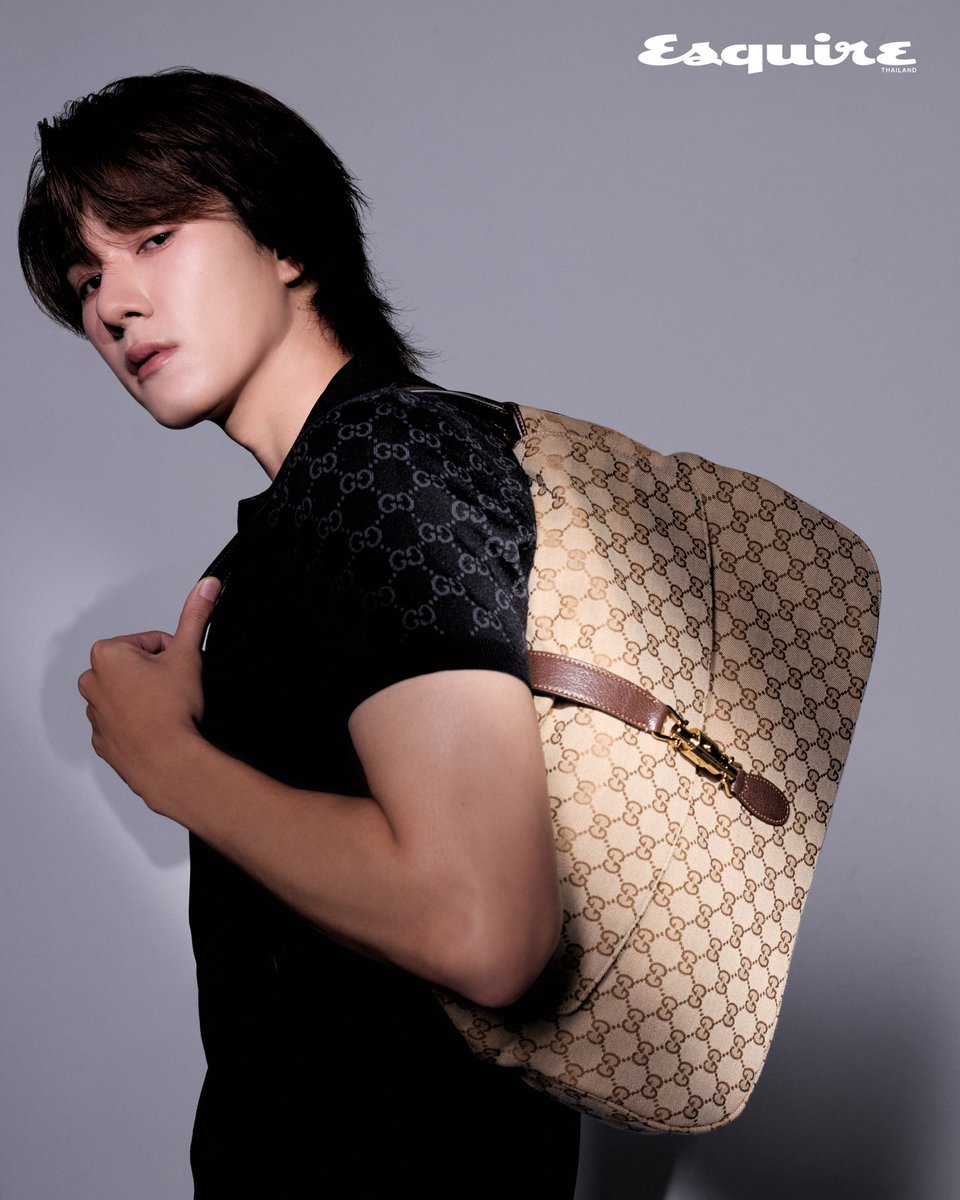 Esquire_Th's tweet photo. ชมลุคของเหล่าเซเลบริตี้พร้อมกระเป๋าใบใหม่ Gucci Jackie Flap จากคอลเล็กชั่น Gucci Primavera

#EsquireLOOKS 
#GucciPrimavera
#GucciJackieFlap
#EsquireThailand 
#ManAtHisBest https://t.co/kDd6gvDUm3