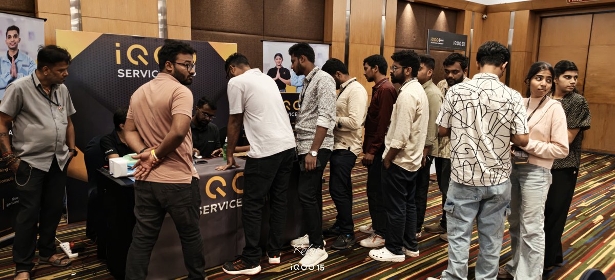 swagger_rohit's tweet photo. Bringing the iQOO service experience directly to our Questers at the #iQOOZ11 Sneak Peek! https://t.co/7OW2xCzcPo