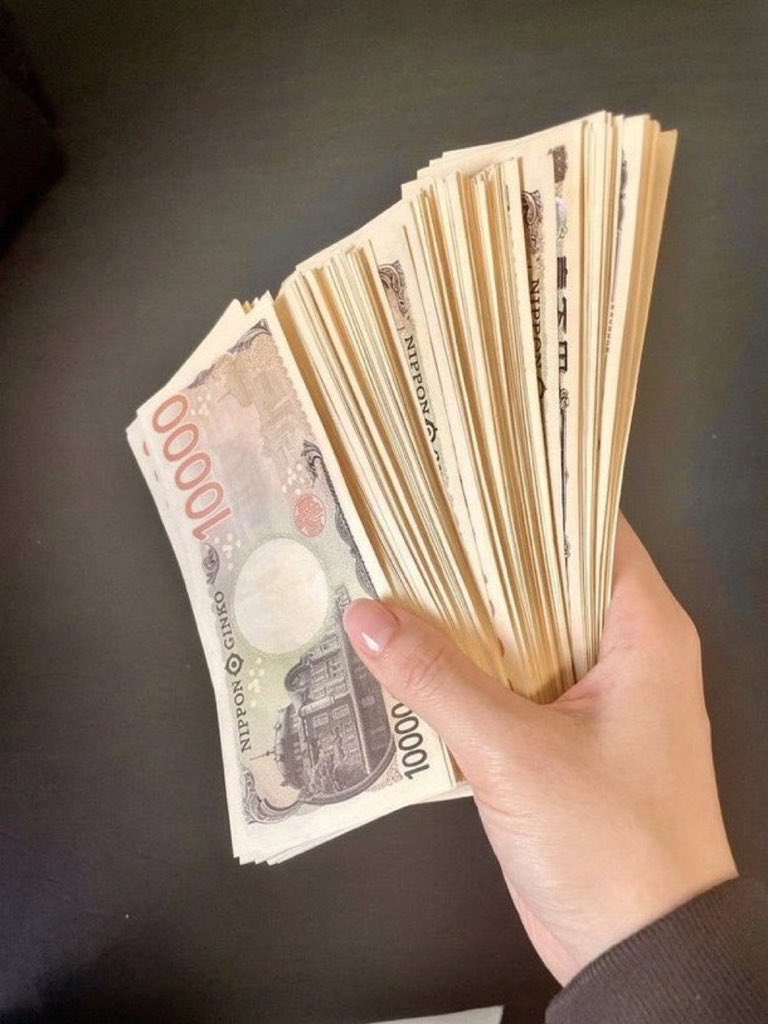 juniorsplaX's tweet photo. 貢ぎ癖のある経営者って、やっぱりナシかな？🥺

好きな人にはつい甘やかしちゃうんだけど…💞
みんなもそうかな？教えてっ❣️ https://t.co/CnF029Kv0o