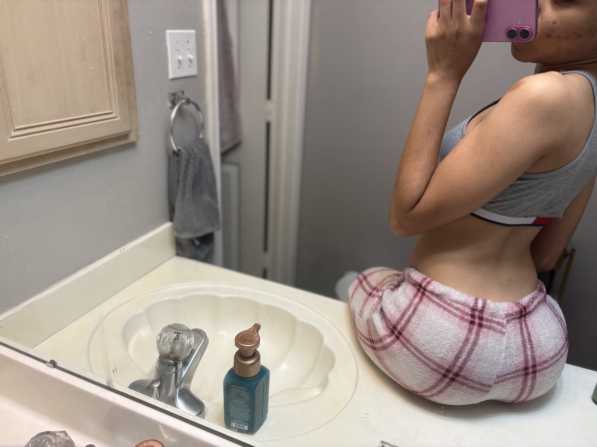 slimthickk1_'s tweet photo. Ass fat https://t.co/AZgLonO3Yk