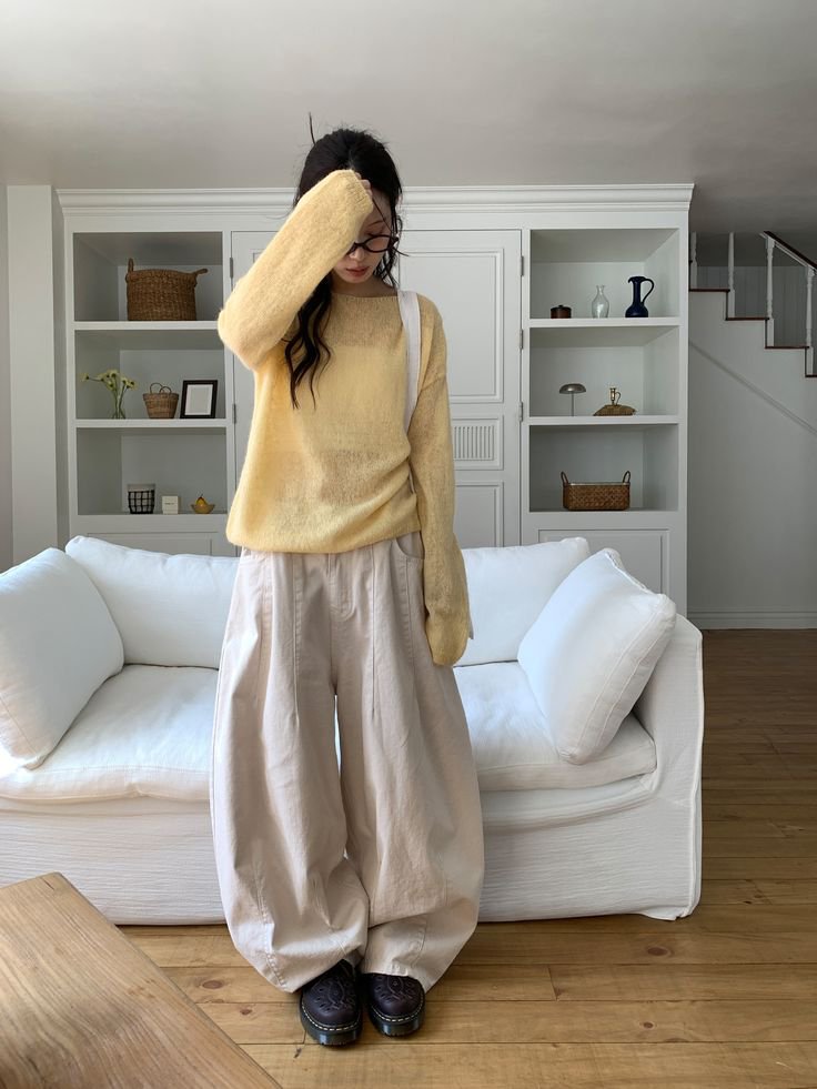 imjstayounggirl's tweet photo. serba-serbi barrel pants👖🧶

supaya bisa ootd ala pinterest kaya gini🤩✨

—a thread https://t.co/qmB3lJPSO7