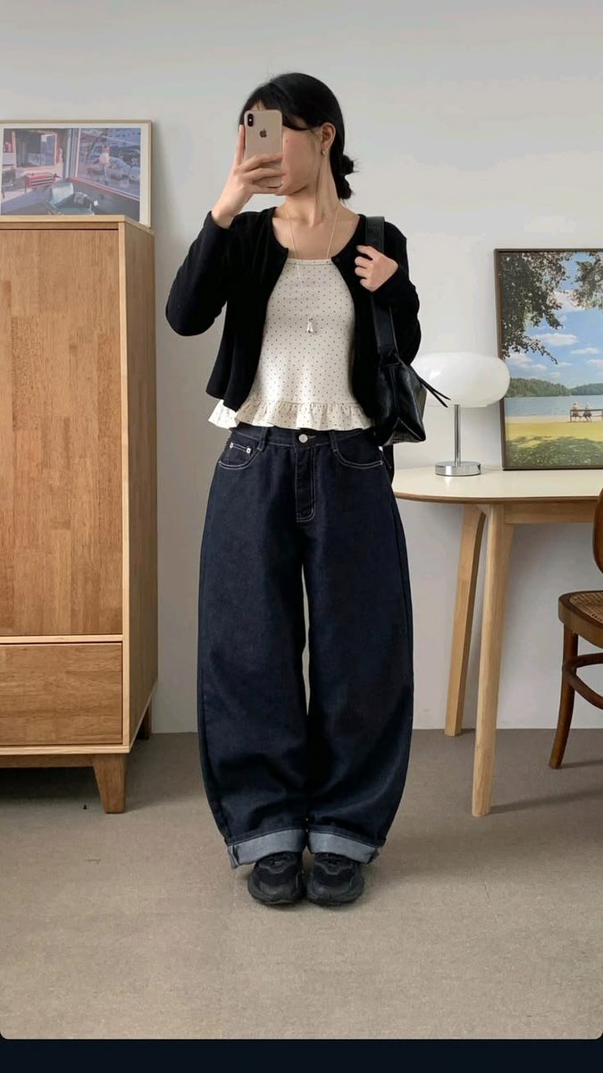 imjstayounggirl's tweet photo. serba-serbi barrel pants👖🧶

supaya bisa ootd ala pinterest kaya gini🤩✨

—a thread https://t.co/qmB3lJPSO7