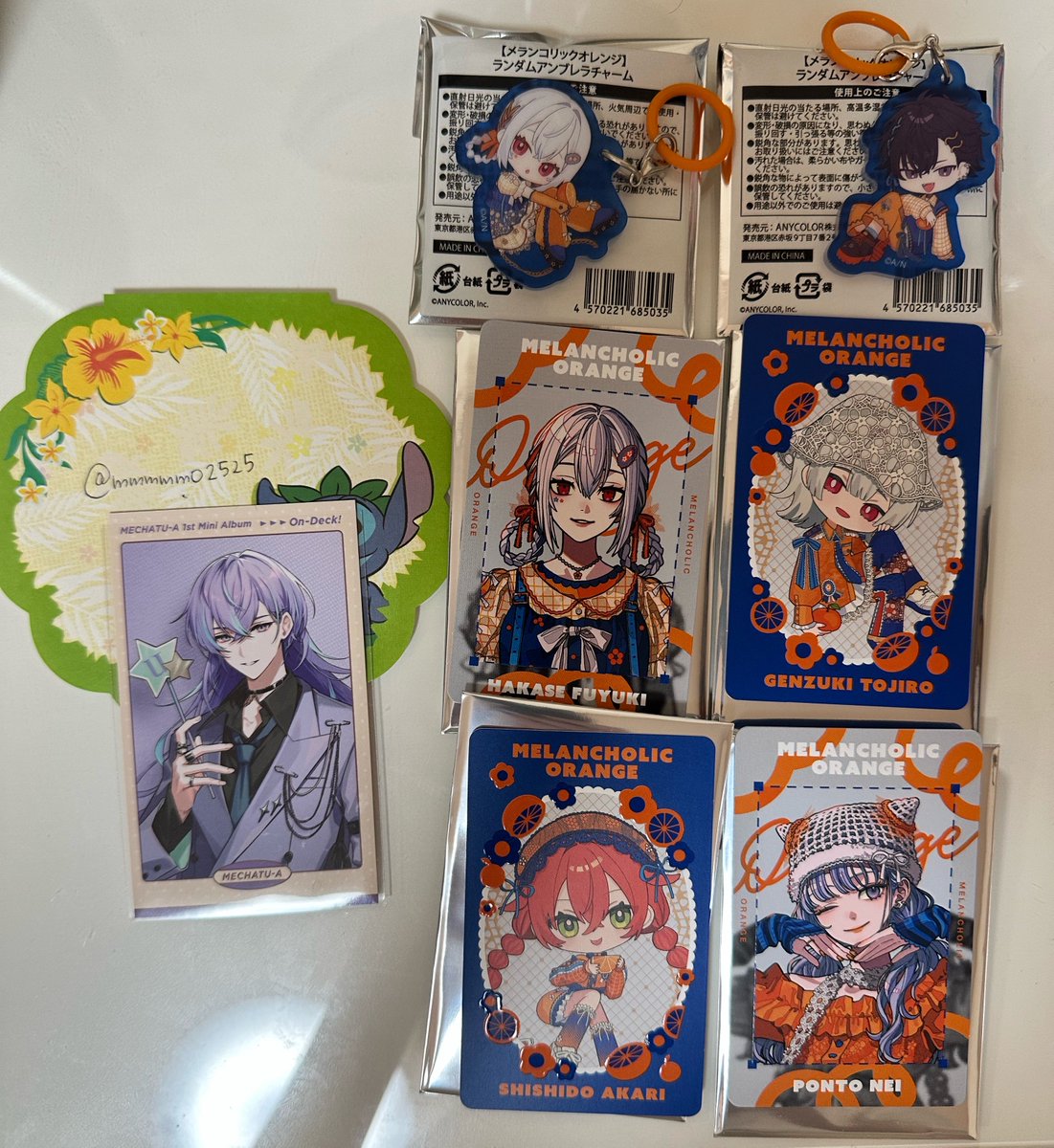mmmmmo2525's tweet photo. 【交換]にじさんじ メランクリックオレンジ
カード　アンブレラチャーム

譲　画像のもの
求　🆔の下の方

なるべく同種同士の交換を探しております。

お気軽にお声掛けください。
郵送交換希望です。
※未成年者とのお取引は慎重です。
お断りする場合がございます🙇 https://t.co/Y9UNKKBHth