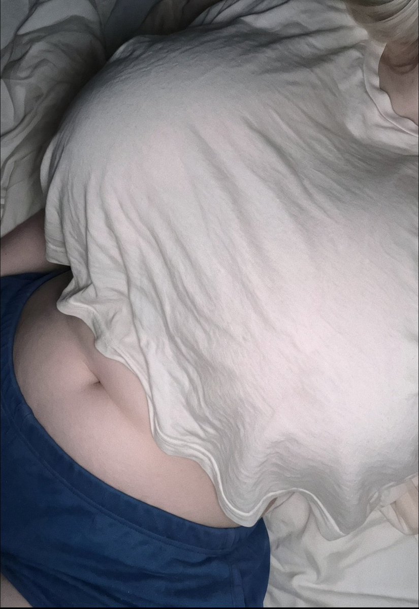 WeirdWeedxx's tweet photo. ——— 🇺🇦 "𝐏𝕆𝑽: 𝑙𝑒 𝑝𝑟𝑒𝑠𝑡𝑎𝑠𝑡𝑒 𝑡𝑢 𝑟𝑜𝑝𝑎 "𝑎𝑛𝑐ℎ𝑎" 𝑎 𝑙𝑎 𝑢𝑐𝑟𝑎𝑛𝑖𝑎𝑛𝑎 𝑦 𝑡𝑢 𝑝𝑙𝑎𝑦𝑒𝑟𝑎 𝑠𝑜𝑙𝑜 𝑙𝑒 𝑞𝑢𝑒𝑑𝑎𝑏𝑎 𝑑𝑒 𝑡𝑜𝑝 𝑒𝑛 𝑠𝑢𝑠 𝑒𝑛𝑜𝑟𝑚𝑒𝑠 𝑦 𝑔𝑜𝑟𝑑𝑎𝑠 𝑡𝑒𝑡𝑎𝑠..." https://t.co/GVLLpjAjbB