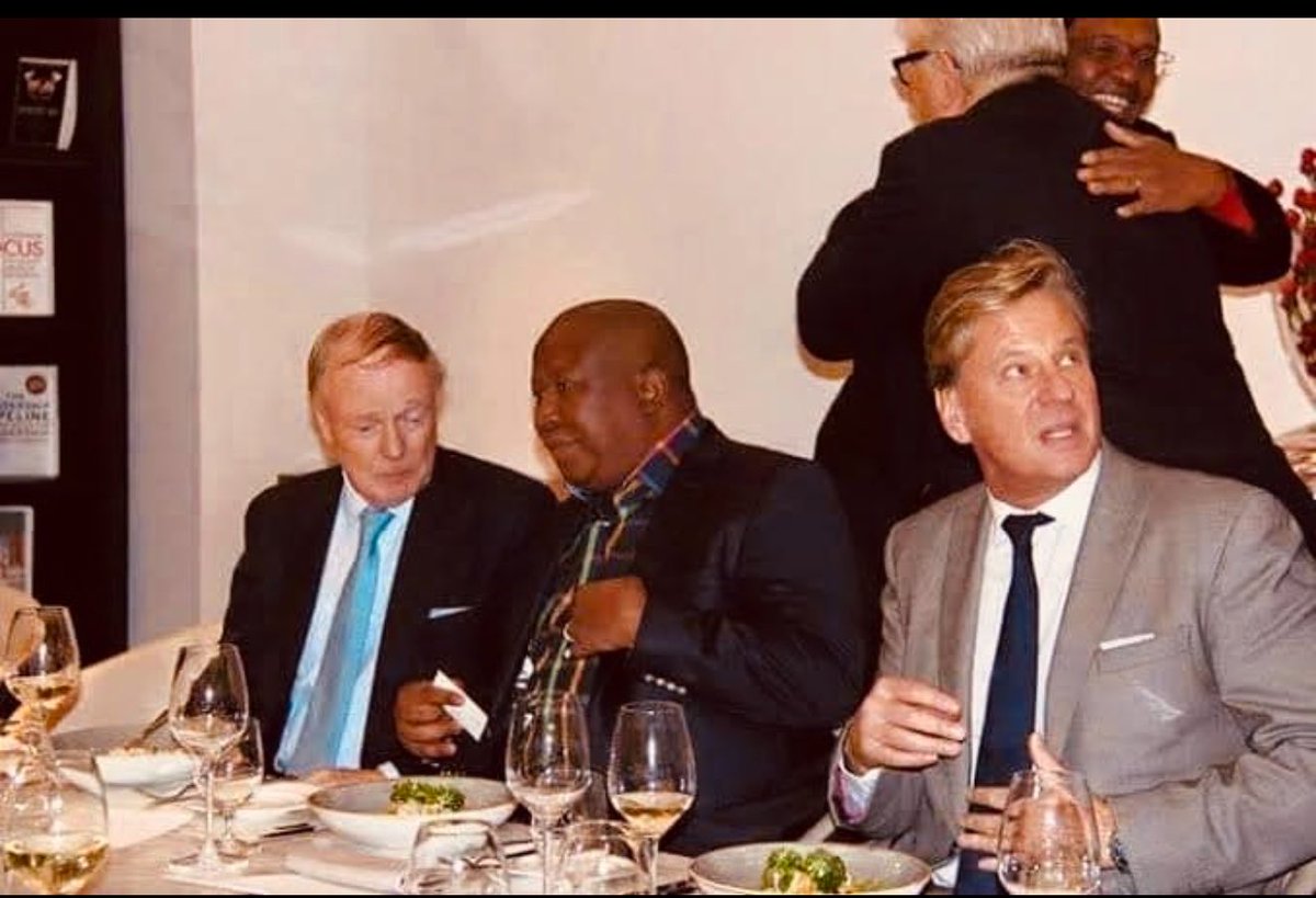 RamaphiriMpho's tweet photo. Nobody has double standards more than people from these political parties. Bo GNU people 😂😂 the hypocrisy is astounding 🙂‍↔️🙂‍↔️. 

Hello hypocrites , they are busy looting the funds left ,right and centre that’s where you should channel your fake outrage https://t.co/o3f82Pt7nP