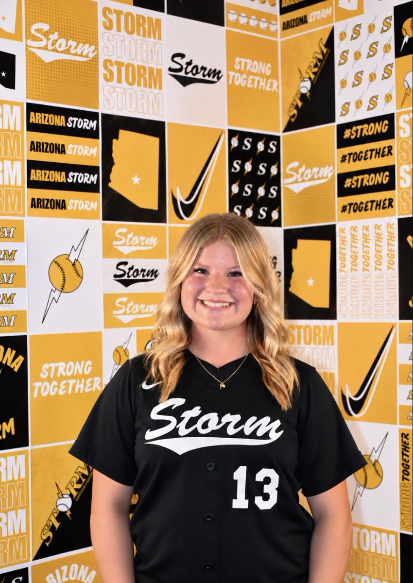 emilaugen_2028's tweet photo. I am so excited and grateful to start a new season with AZ Storm Skaggs!! Being welcomed by an amazing group of girls and their families on Sunday was so special. Thank you for the best surprise, @allieskaggs9 and @jluz_23! I’m ready to get to work! #wetrainforthis #uncommitted2028 #softballprospect #shortstop #utility #mediaday @AZStormFastptch @D1Softball @TopPreps @TOP_D1RECRUITS @SBRRetweets @gatorjack72 @AZinthecircle @TheProspectRadr