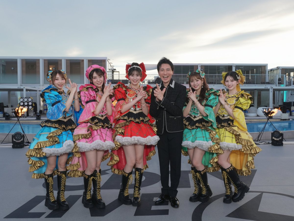 hiromigostaff's tweet photo. #CDTVライブライブ でご一緒した 超ときめき♡宣伝部　の皆さんと📸

#超とき宣 https://t.co/70JjBegQU0