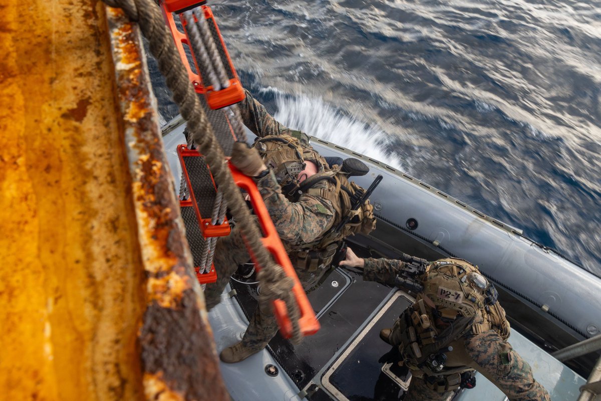 lovish_pandey06's tweet photo. U.S. Marines execute boat assault force rehearsals to enhance amphibious insertion capabilities and small-boat tactical proficiency across the region.

📍 Japan
📸 Cpl. Daniel Garcia

#USPACOM #USMC #Amphibious #Littoral #Readiness

Credit @USPACOM https://t.co/21ukbMrIJN