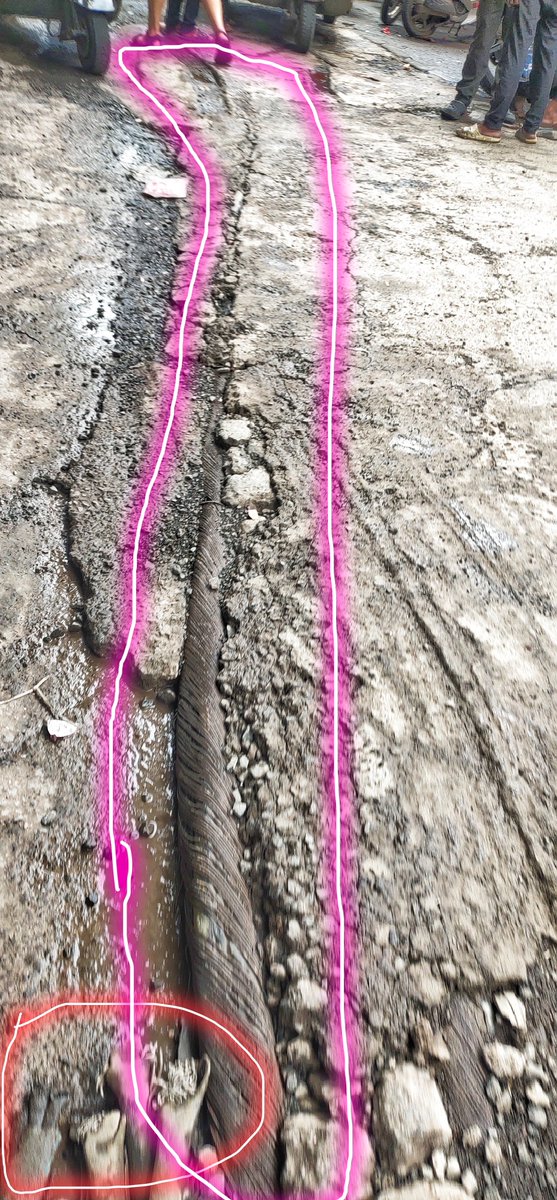 xyz_chat's tweet photo. Last year Boy Electrocuted here, still no lesson learnt by BHANDUP LBS BMC, NETAs BOSS SAHEB, Electric⚡co.

@mybmc @mybmcWardS @mybmcWardT @mybmcInfra @MMRDAOfficial @IndianTechGuide  @Sahilinfra2 @VishalBhargava5  @marinebharat @Naarad_Munii_ @allanp77 @bhandup https://t.co/40aCpbNL9C
