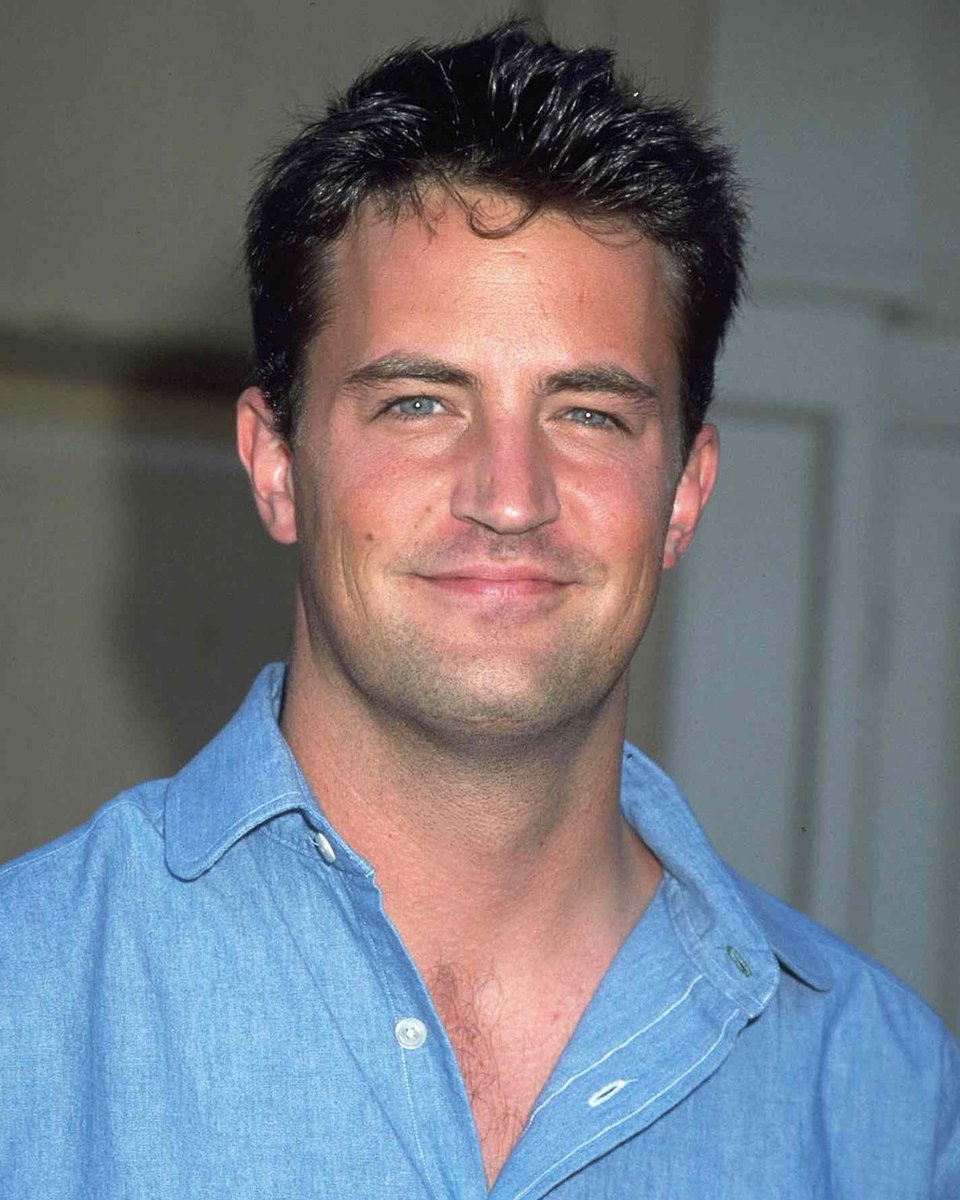 sitcomcrave's tweet photo. Happy heavenly birthday to the iconic Matthew Perry, who would have turned 57 today. https://t.co/LuSg1YykLQ