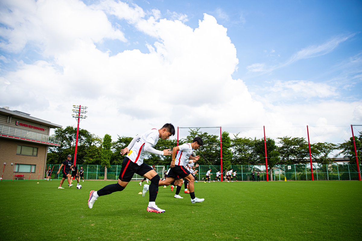 REDSOFFICIAL's tweet photo. 8.19 TRAINING | 📷
町田戦まで、あと4日。

𝙉𝙀𝙓𝙏 𝙈𝘼𝙏𝘾𝙃
vs 町田
🗓️8/23(日)
🕢19:30
📍MUFGスタジアム

＃長沼洋一 のコメント、その他の写真はこちら📱
https://t.co/6vyI8V993B

#UrawaRedDiamonds #urawareds #浦和レッズ #WeareREDS
#Jリーグ https://t.co/0kfoxjBHdu