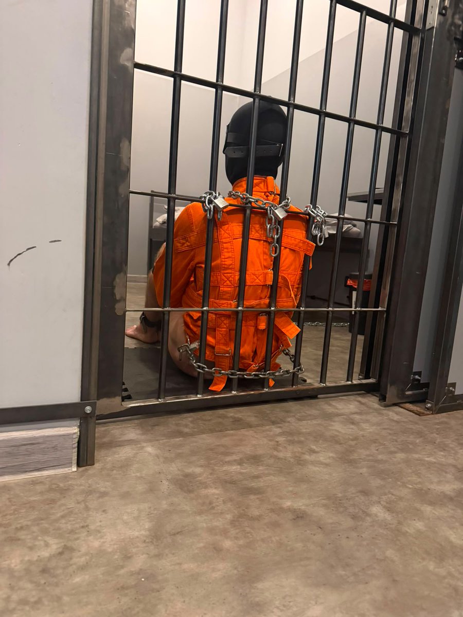 WarsawPrison's tweet photo. Straitjacket Bondage by Guard @GuardAmarah 
#straitjacket #bondage #slave #prison #femDom #prodomme #mistress #prisoner #bdsm #submission #domination #kinky https://t.co/gQDZ7AL9rK