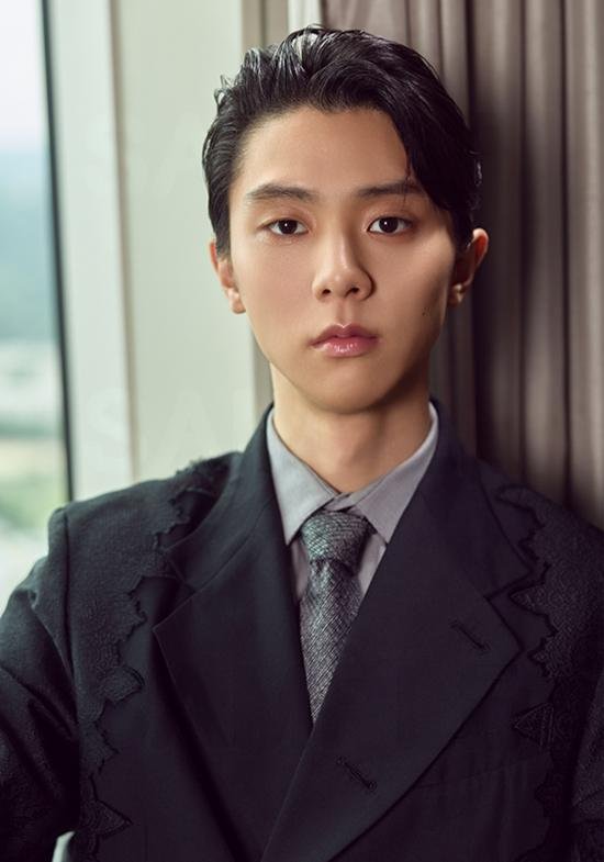 Ema_onlyyuzu's tweet photo. Okayyy the boss energy 😎🫠 he looks ridiculously good in this style! https://t.co/TJHnhjQNBc
